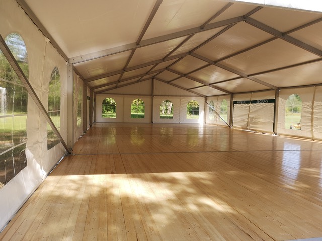 Tente de reception avec plancher - 10x25m - Vente de chapiteaux